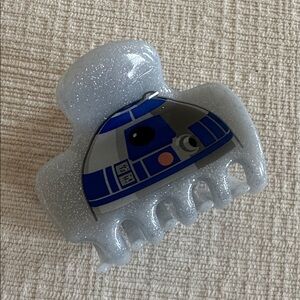 The Kitsch x Star Wars Glitter Cloud Clip (R2-D2)
